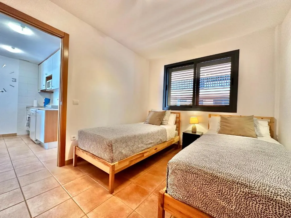 Image 4 of Black Rock Apartment