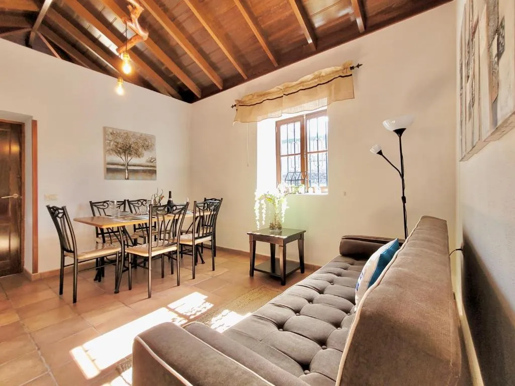 Image 2 of Bollullo Sunset – Ceiba