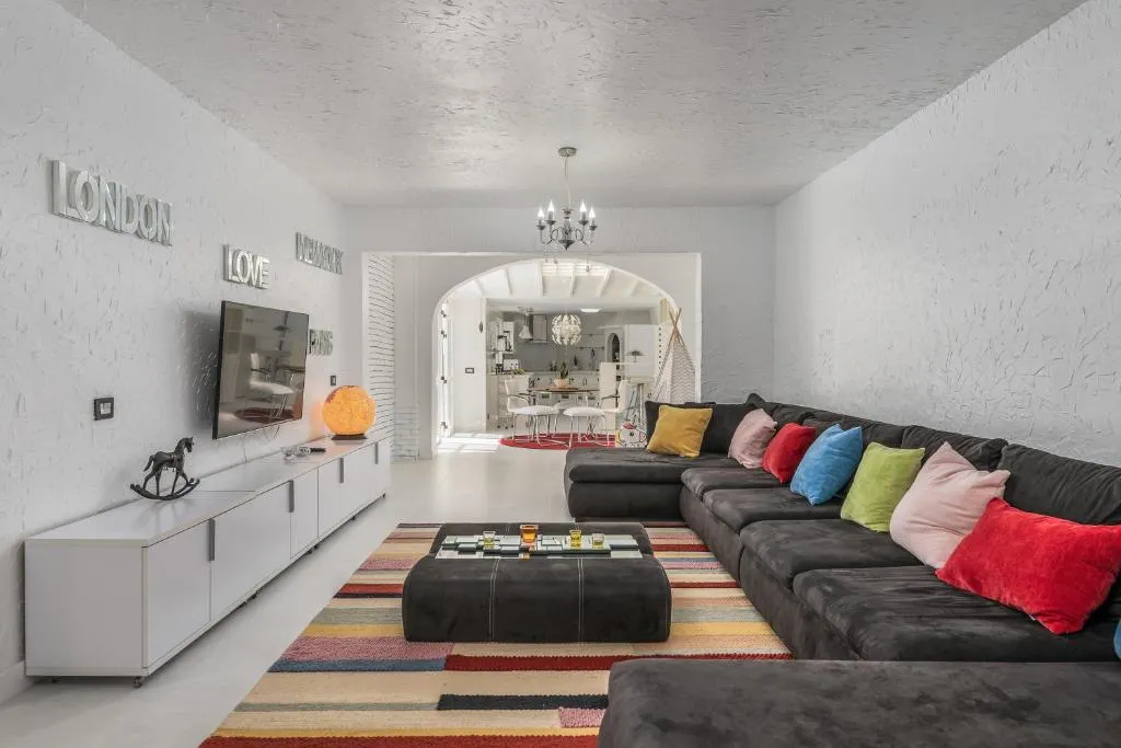 Image 1 of Casa Lounge