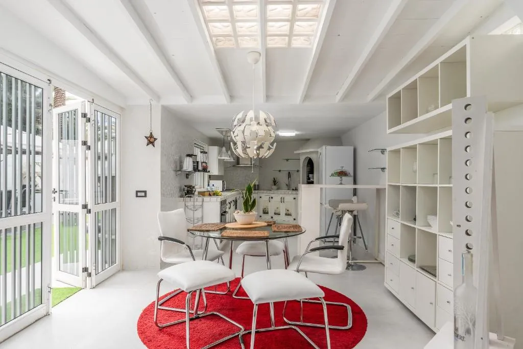 Image 5 of Casa Lounge