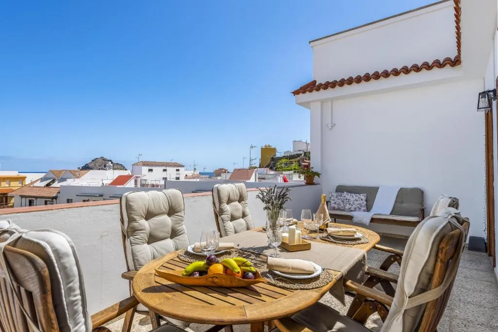 Image 1 of Central Penthouse, close to the Natural pools with Big terrace, ocean & city view