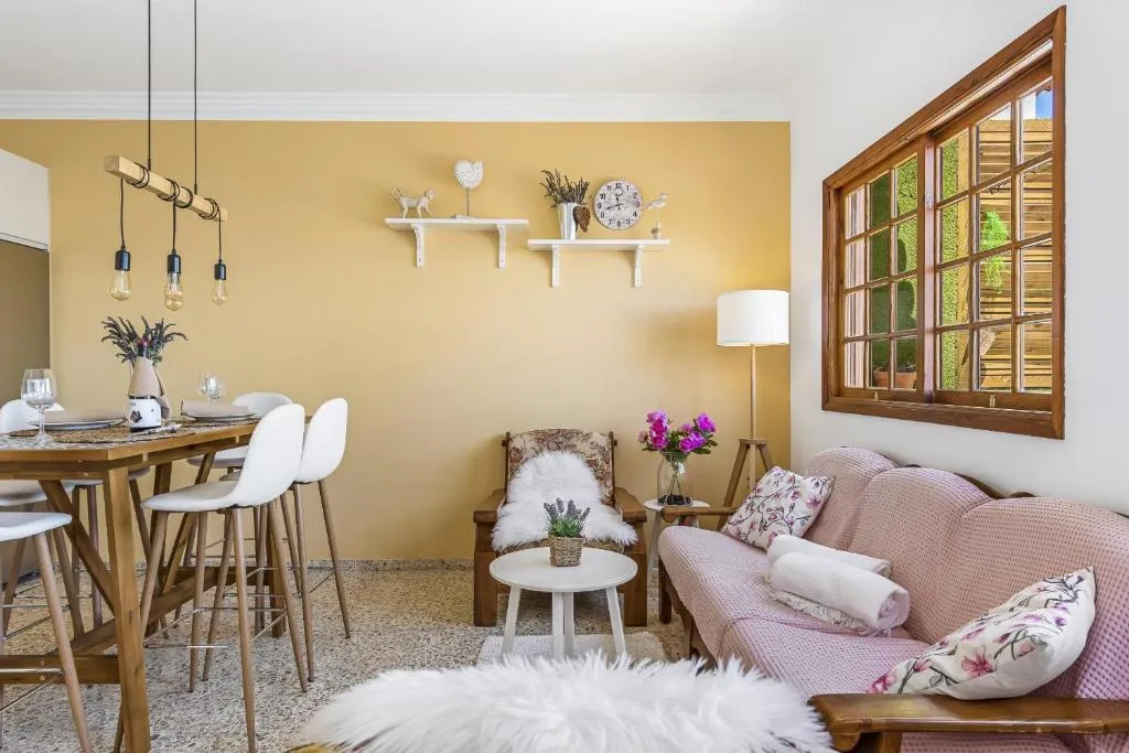 Image 3 of Central Penthouse, close to the Natural pools with Big terrace, ocean & city view