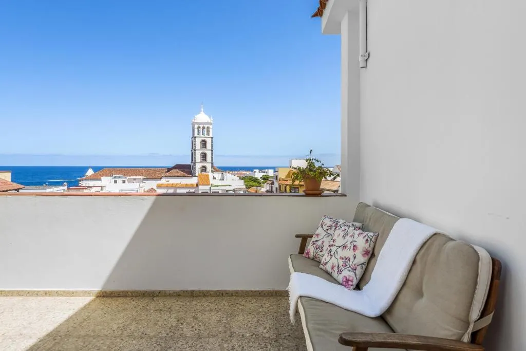 Image 2 of Central Penthouse, close to the Natural pools with Big terrace, ocean & city view