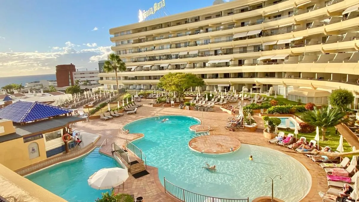 Image 3 of ENJOY A SUNNY APARTMENT WITH POOL NEXT TO THE SEA