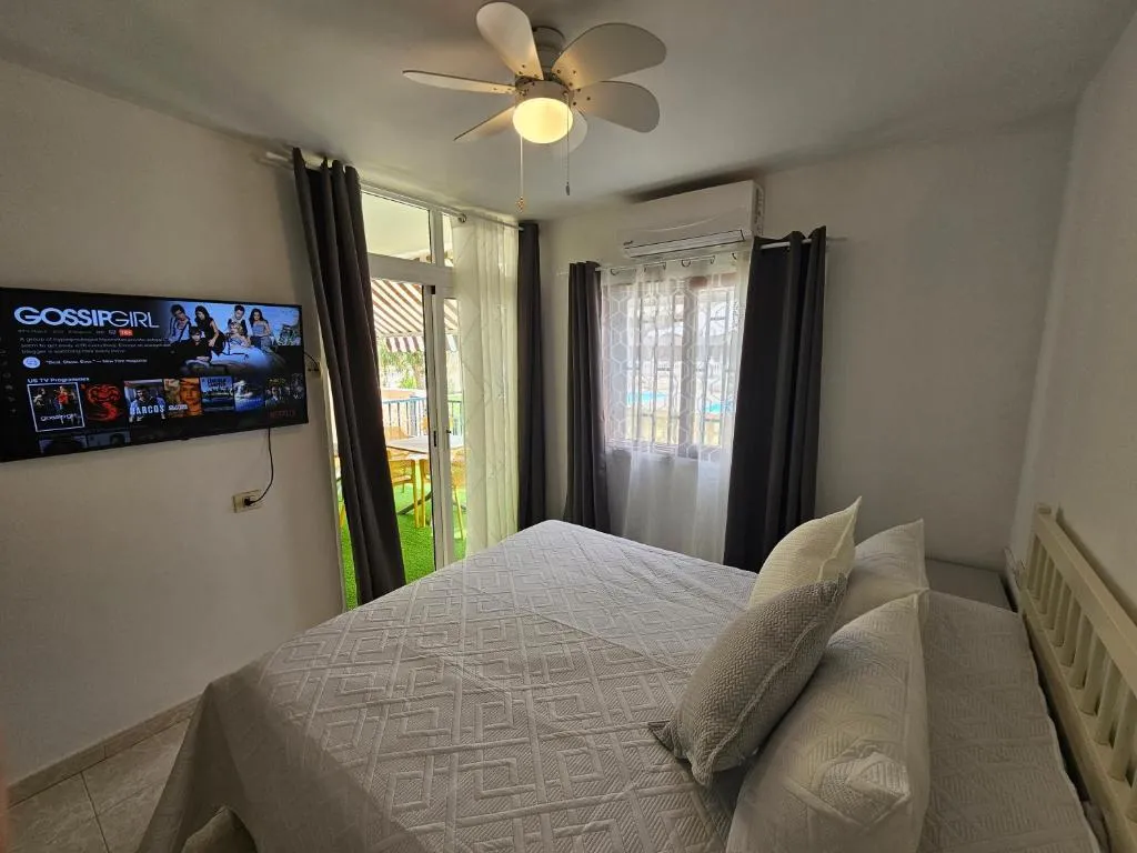 Image 5 of Fayser 108 beachfront with direct pool access from terrace