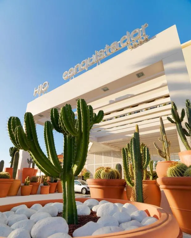 Image 3 of H10 Conquistador