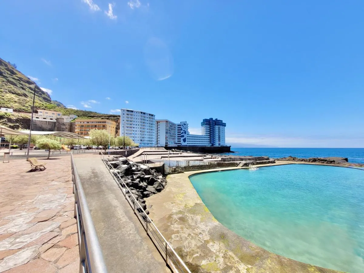 Image 5 of Holiday Feel A