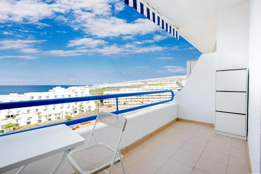 Image 6 of Holiday Studio With Pool