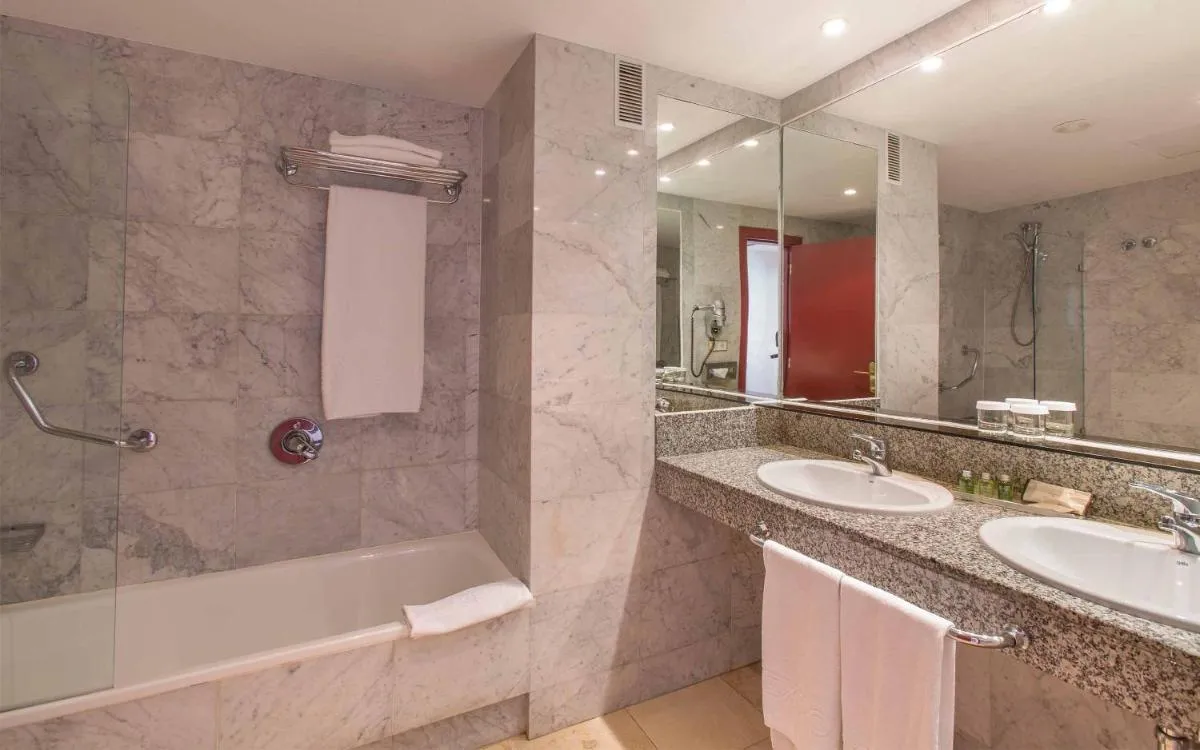 Image 2 of Hotel Cleopatra Palace