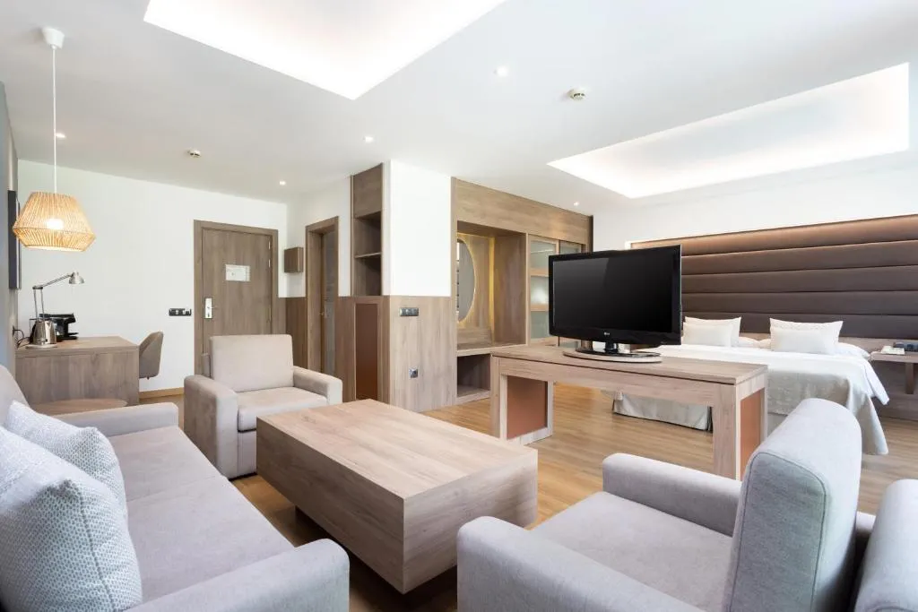 Image 3 of Hotel Colon Rambla