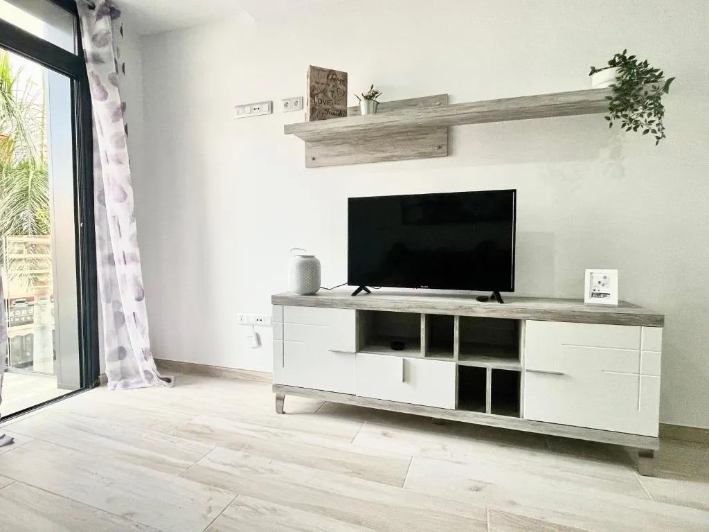 Image 1 of ISLAND SUITES