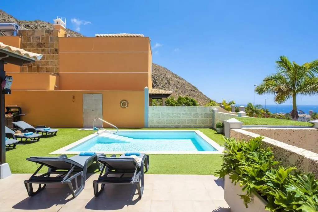 Image 4 of LUXURY VILLA with sea view, heated pool