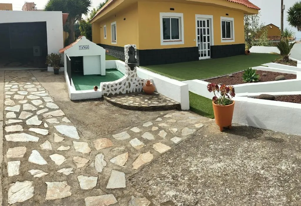 Image 5 of La ROSA VIEJA