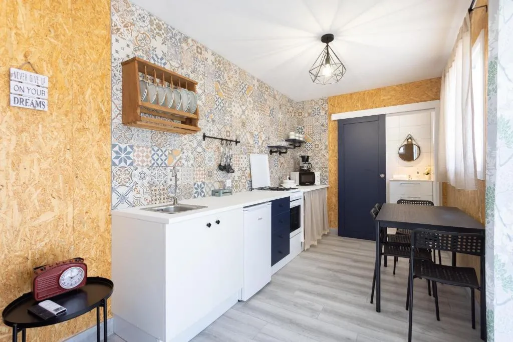 Image 3 of Las Latas del Almendro 3