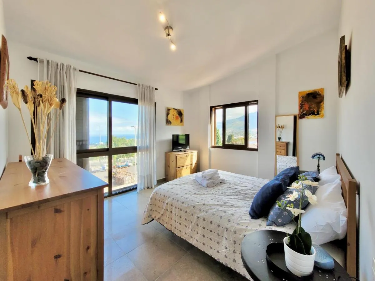 Image 2 of Los Briones