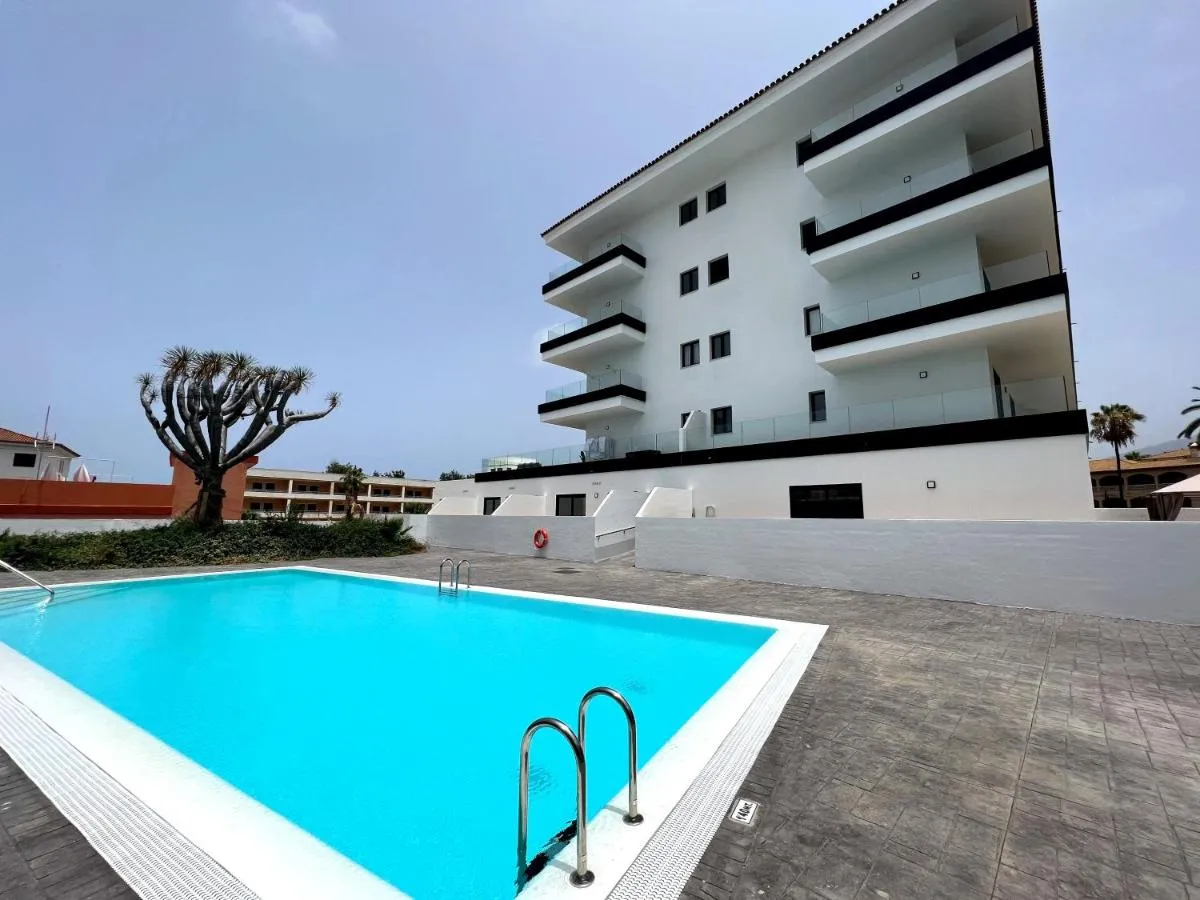 Image 3 of Lujoso Apartamento completo, Piscina, Terraza con vistas al Teide