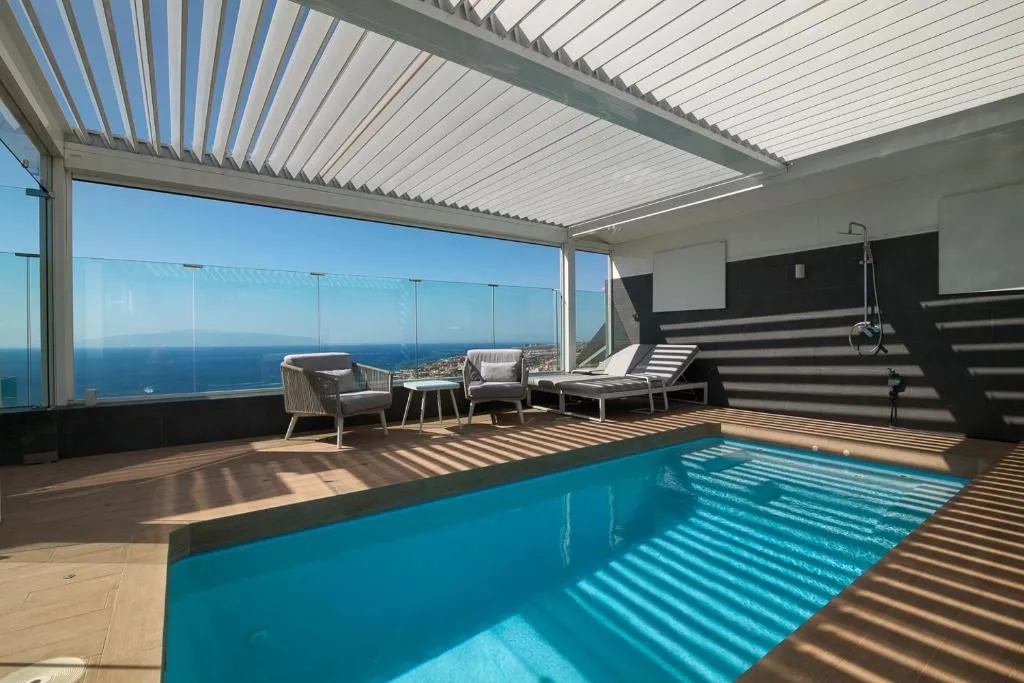 Image 4 of Luxury private villa with heated pool and amazing ocean view