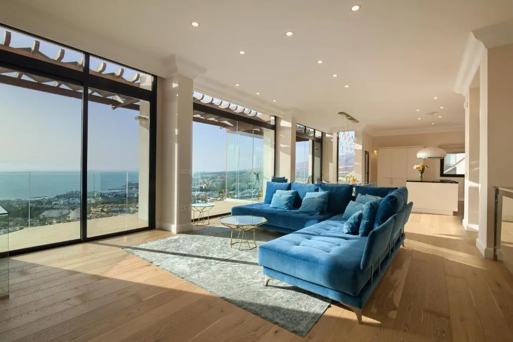 Image 2 of Luxury private villa with heated pool and amazing ocean view