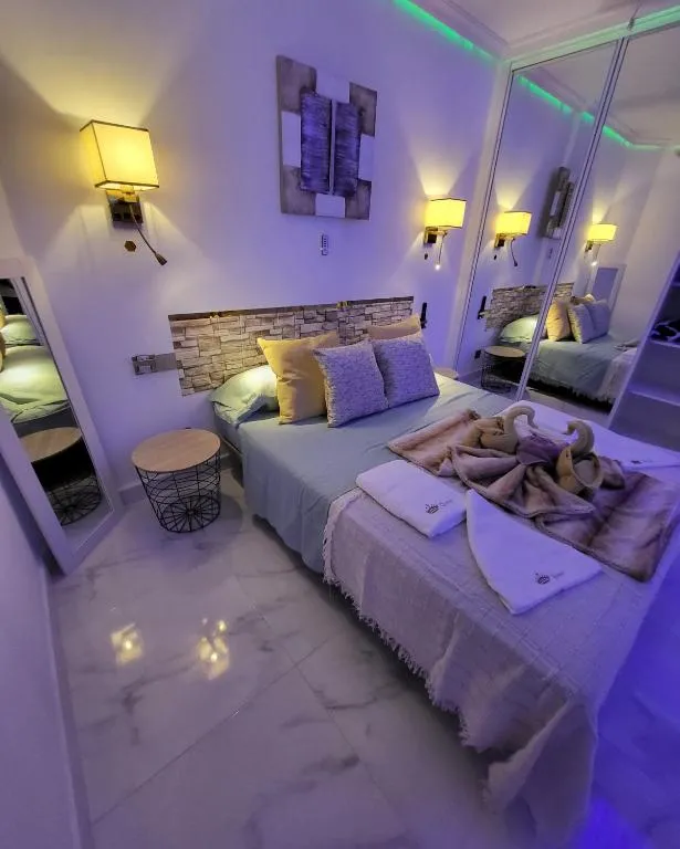 Image 1 of Moderno y luminoso ático con vistas y piscina