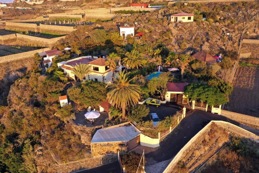 Image 2 of Parasol – Finca Tabaiba by TOR