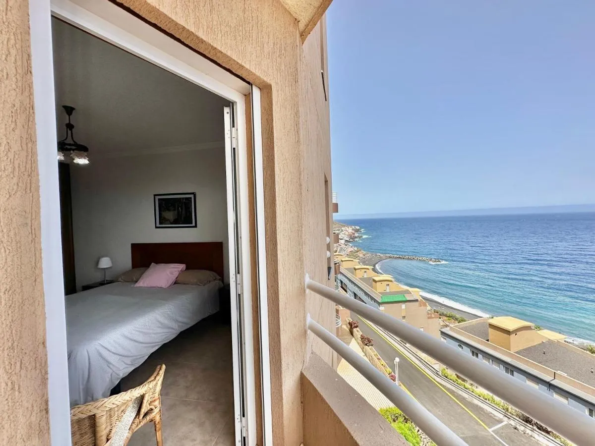 Image 3 of Radazul Views House