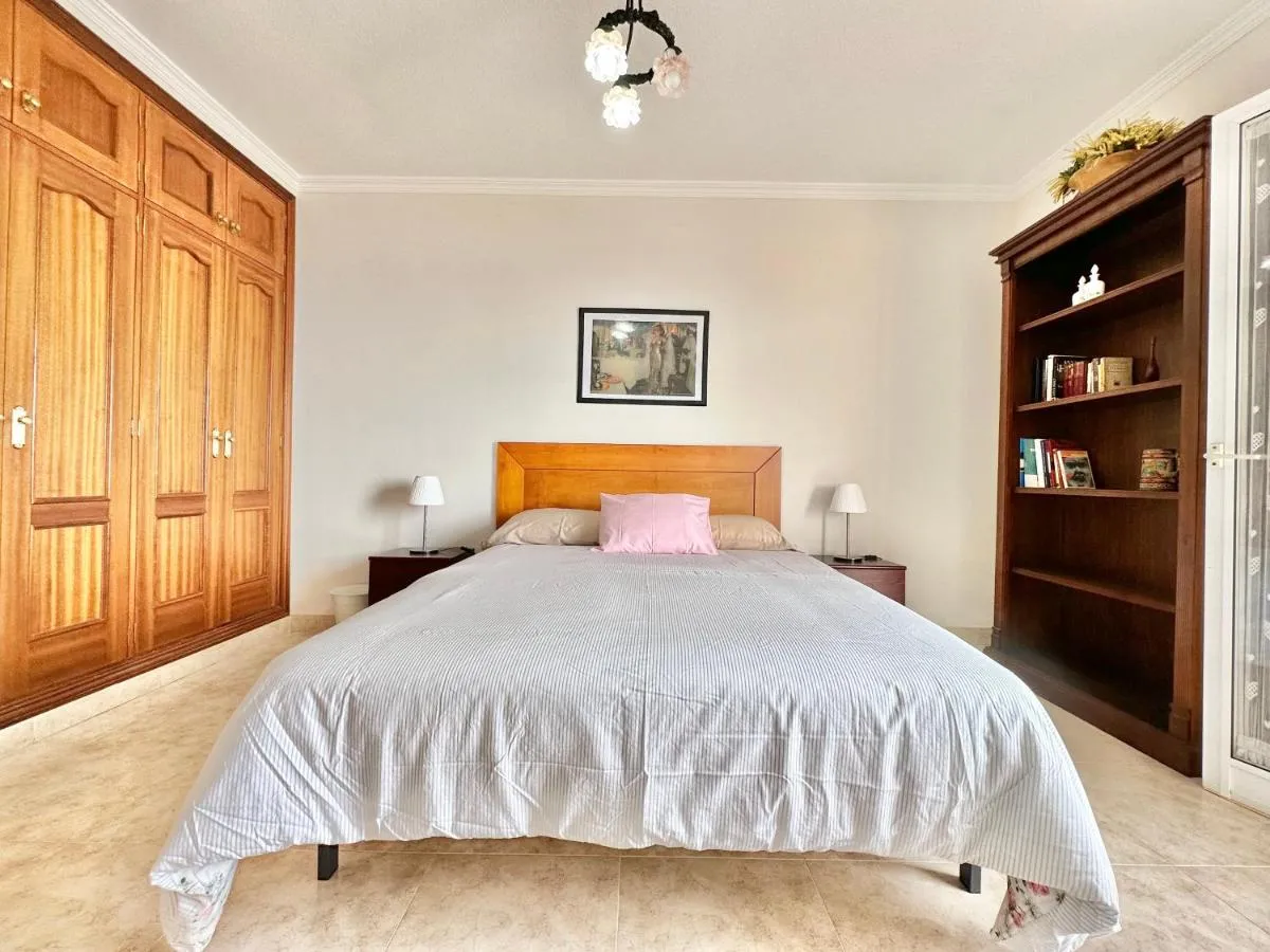 Image 4 of Radazul Views House