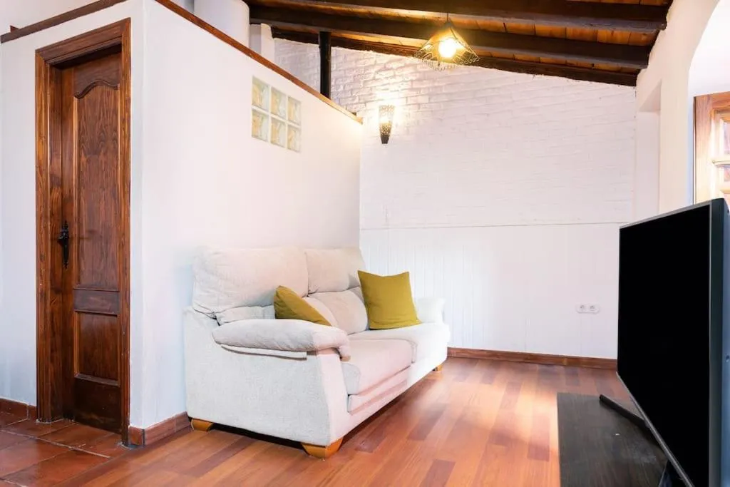 Image 1 of Rural house with traditional architecture S. XIX