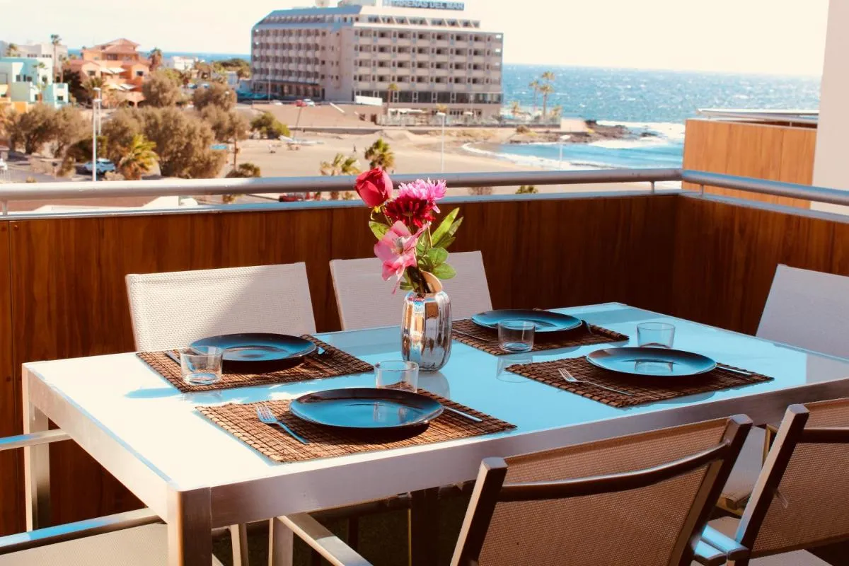 Image 4 of Sea View Apartment in El Médano with pool & private parking space