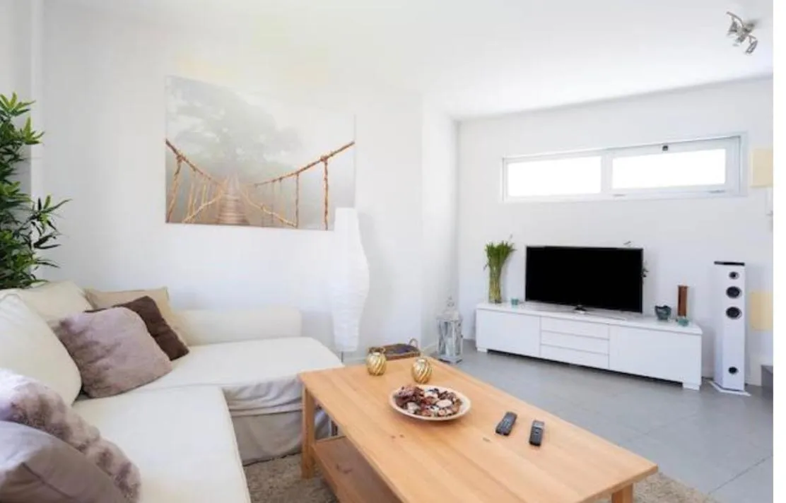 Image 5 of Sea View Apartment in El Médano with pool & private parking space