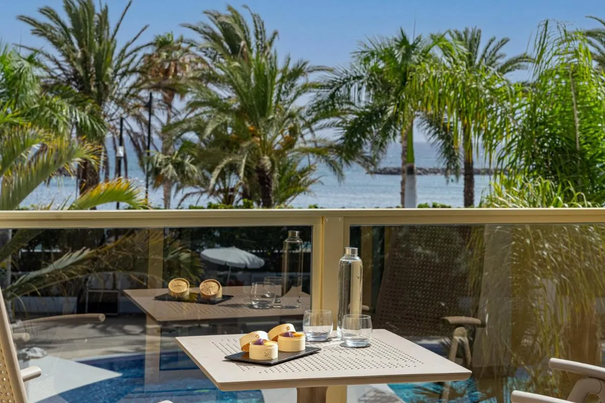 Image 6 of Sir Anthony