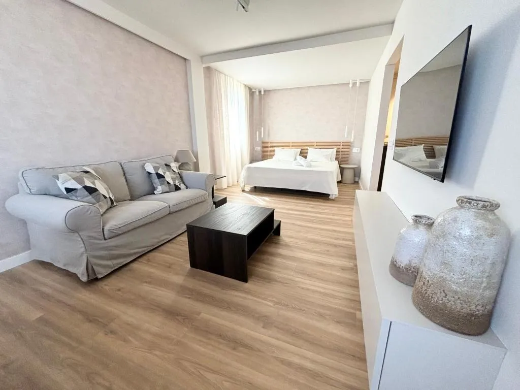 Image 5 of Studio with pool downtown area of Santa Cruz