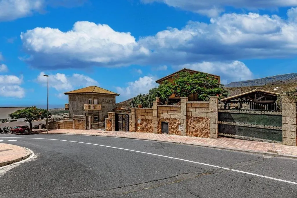 Image 2 of Tenerifeopenhome Charming cave villa Costa Adeje