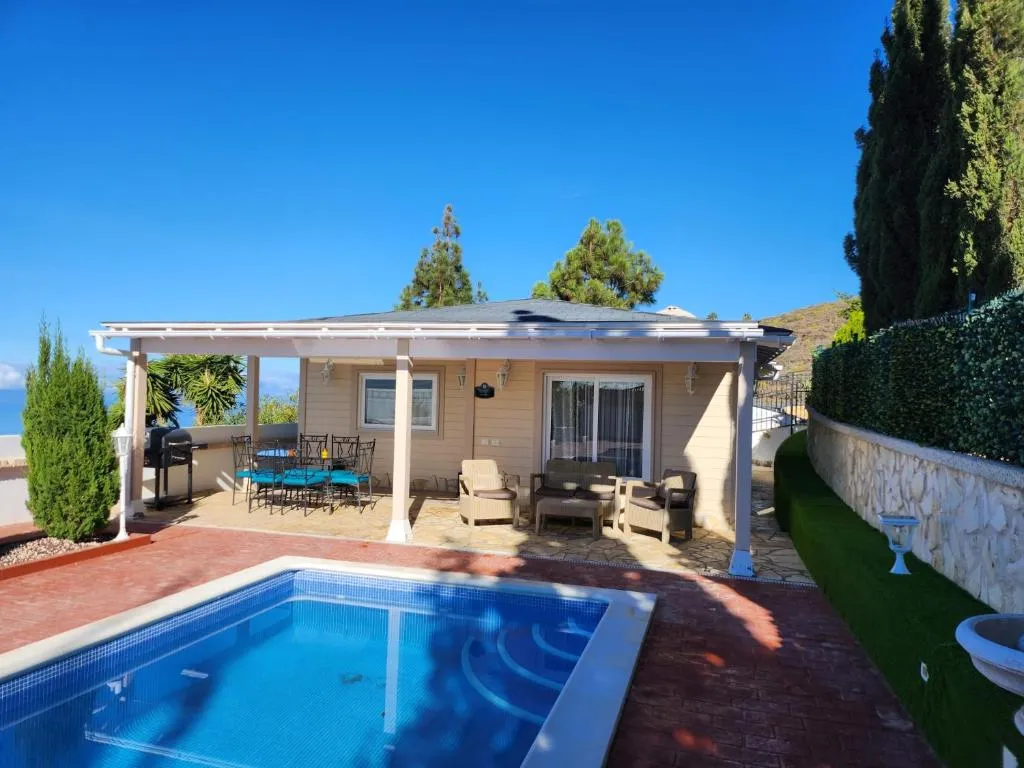 Image of Villa Karla con Piscina: Tranquilidad y Naturaleza