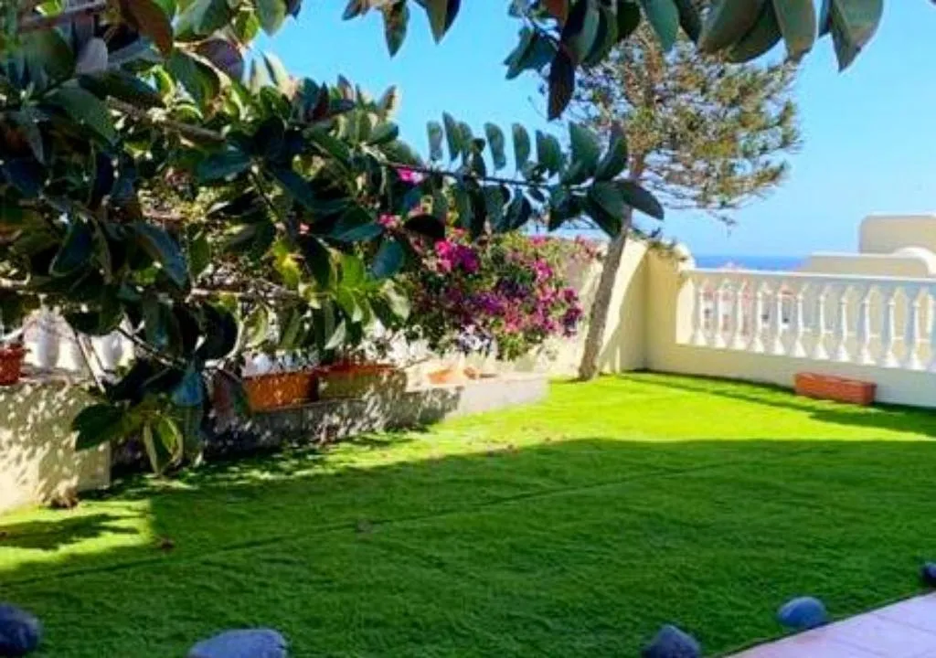 Image 1 of amazing view el Medano villa in with jacuzzi