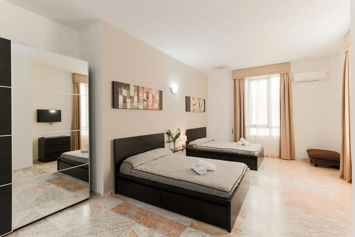 Image 1 of 100 Island Village Julia