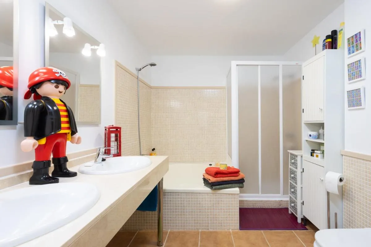 Image 2 of 145 Macaronesia Apartment By Sunkeyrents