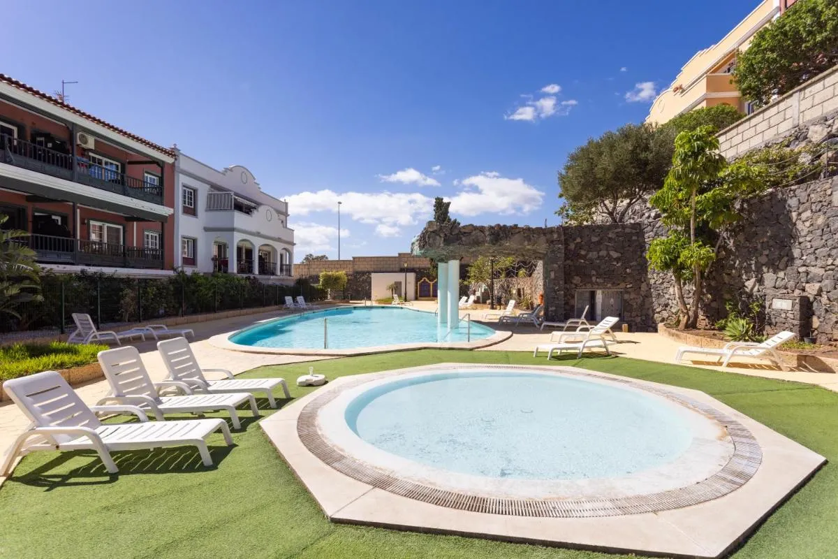 Image 3 of 145 Macaronesia Apartment By Sunkeyrents