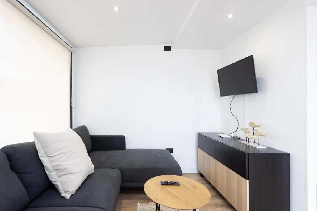 Image 5 of 153 SUNNY Olympia By Sunkeyrents