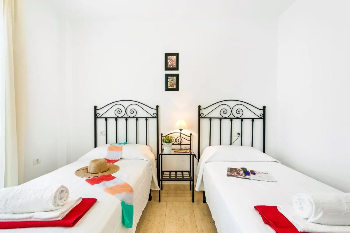 Image 6 of 17 LOS CRISTIANOS CENTRAL by the BEACH ,WiFi