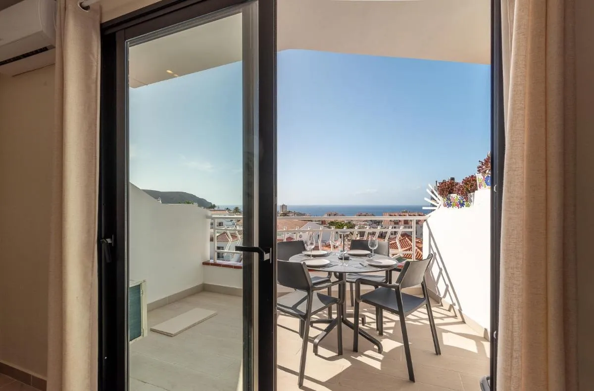 Image 6 of 2 Bedroom Luxury Apartment with Sea View in Los Cristianos