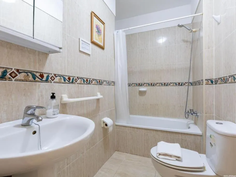 Image 2 of 3A Penthouse Abrigos, Wi-Fi and Terrace