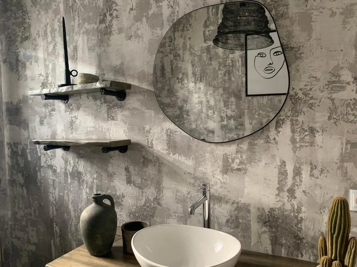 Image 2 of 3 bedroom ocean shore apartment