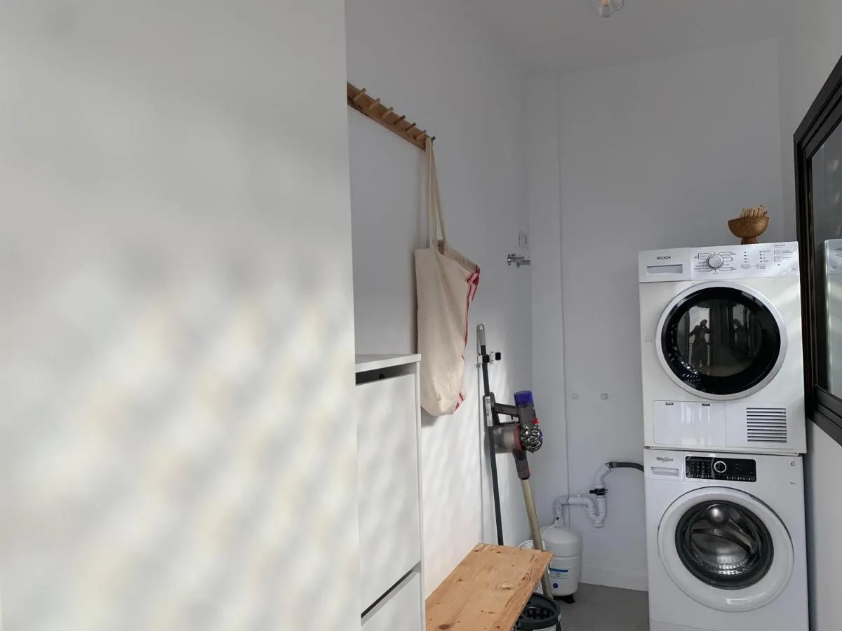 Image 5 of 3 bedroom ocean shore apartment