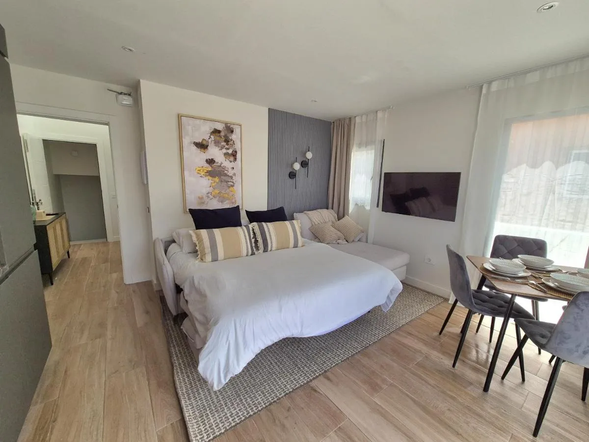 Image 6 of 5 Dragos Suites