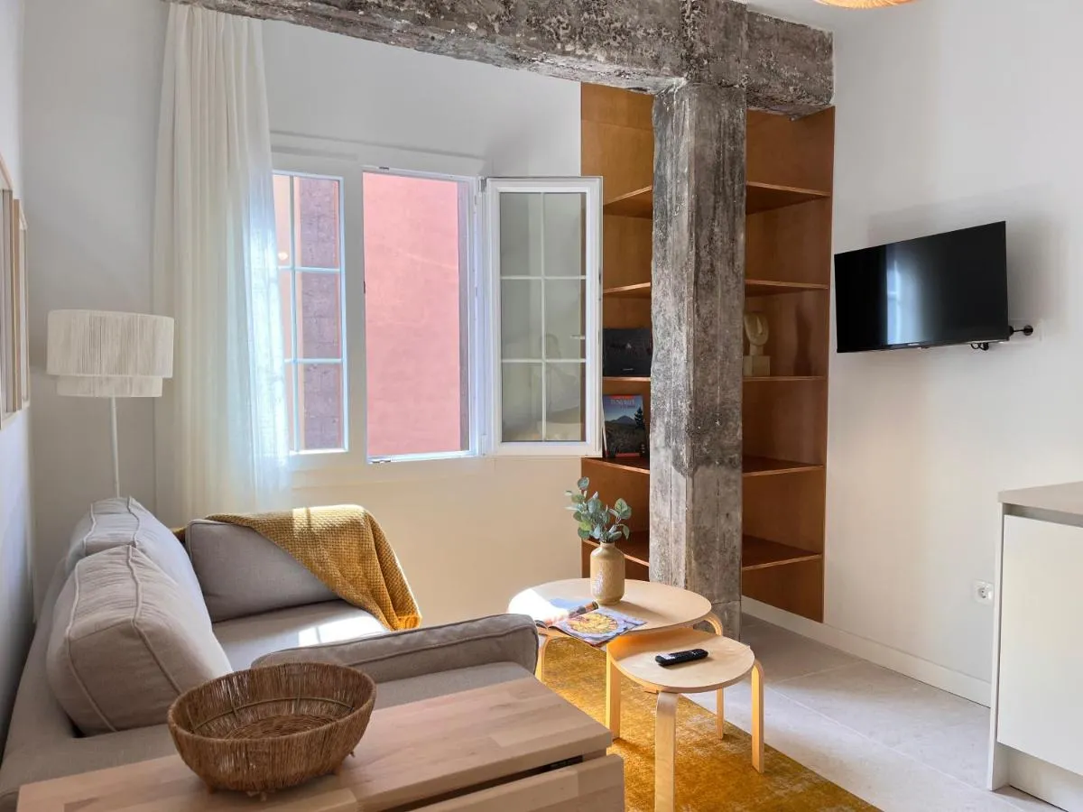 Image 4 of APARTAMENTOS PLAZA DEL CHARCO I