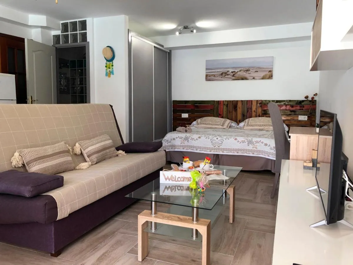 Image 1 of Abi&Lei VV