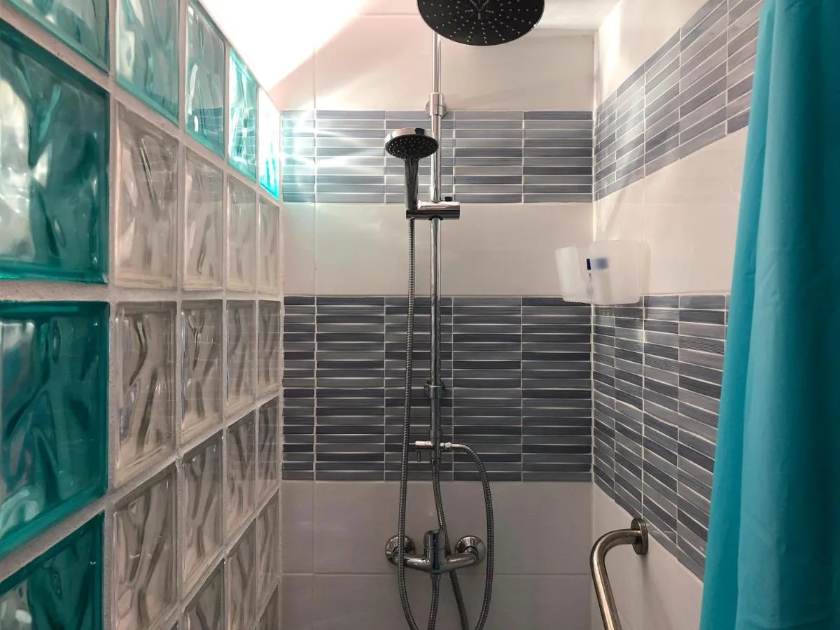 Image 2 of Abi&Lei VV