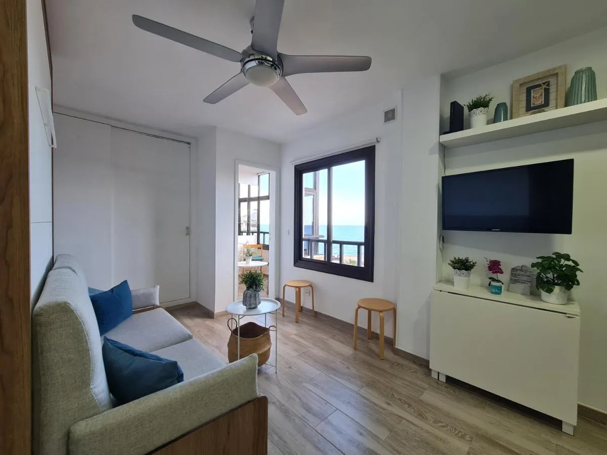 Image 4 of Acogedor estudio en Candelaria en primera línea de mar