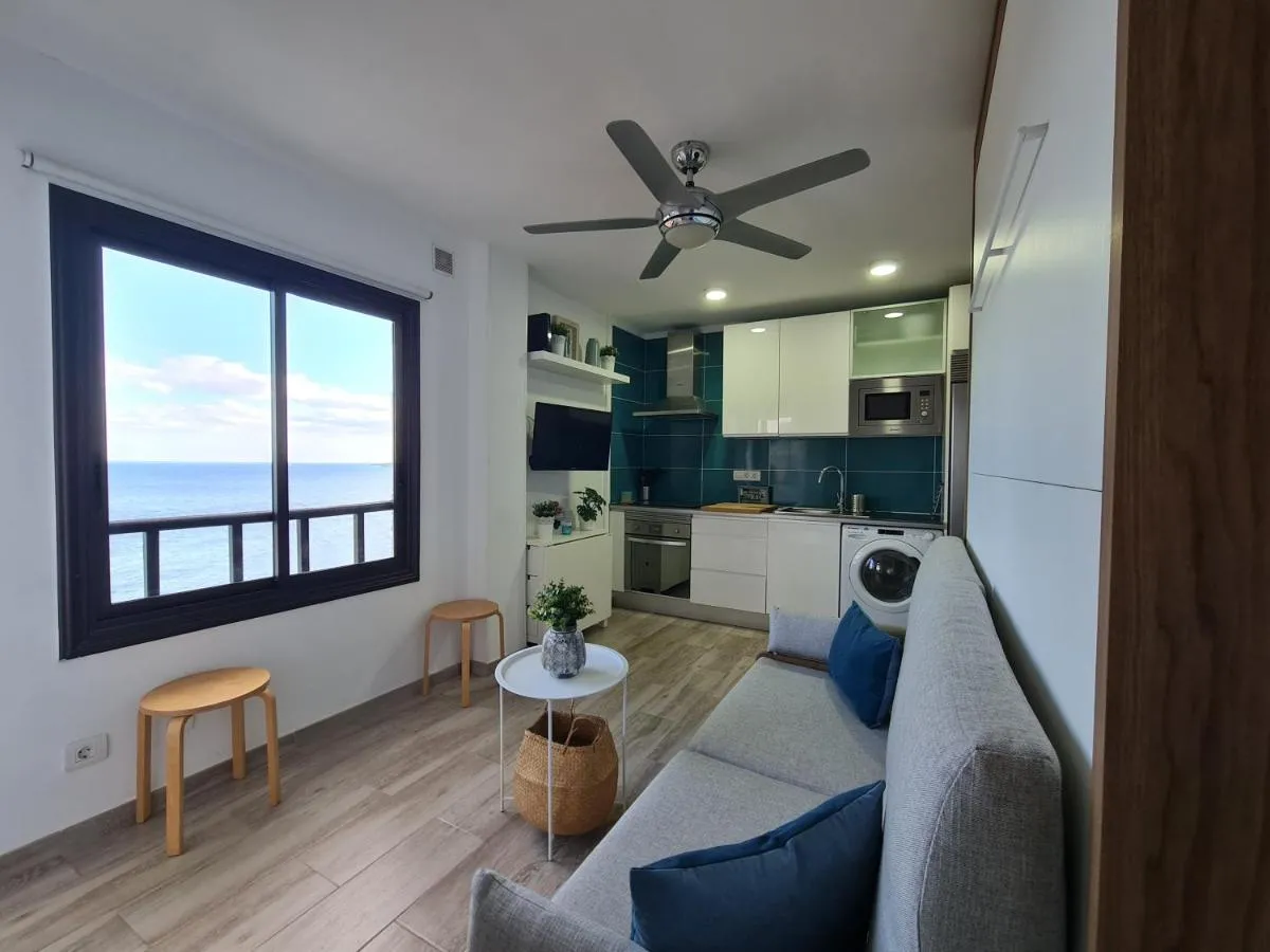 Image 3 of Acogedor estudio en Candelaria en primera línea de mar