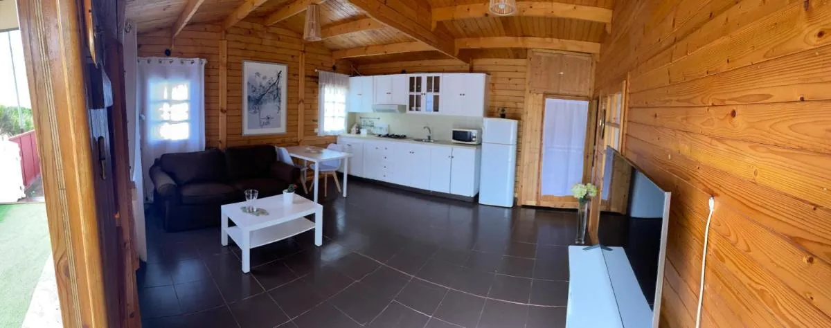 Image 6 of Agradable Mini Casa de madera con jardín amplio